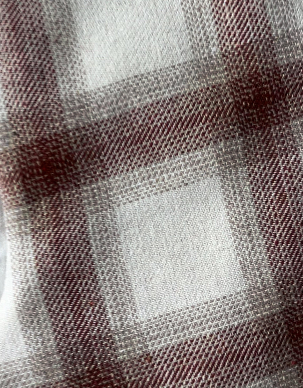 Beige Hearth – klasyczna skarpeta świąteczna w ciepłej beżowej kracie