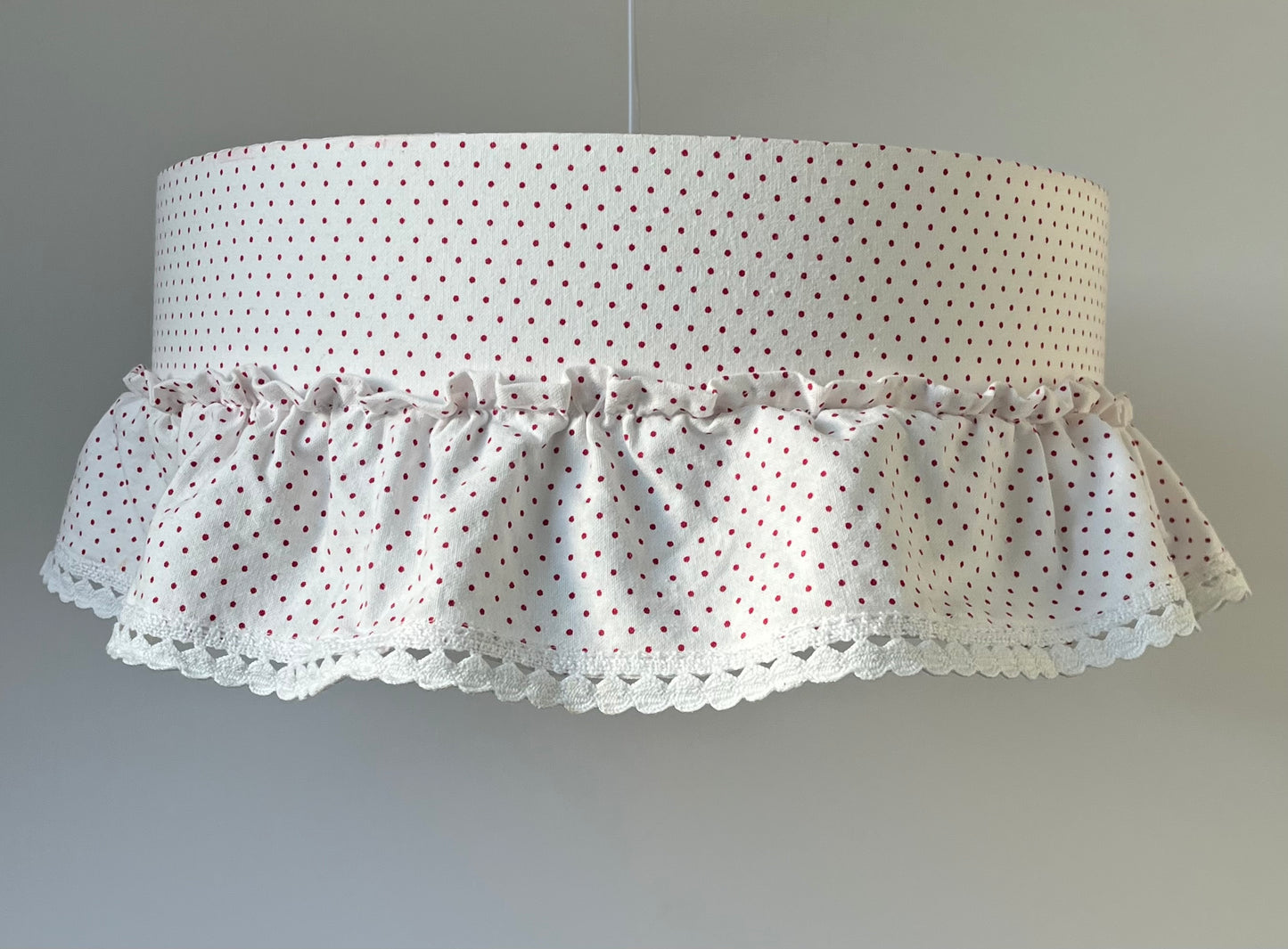 Chérie - ręcznie szyty abażur w kropeczki