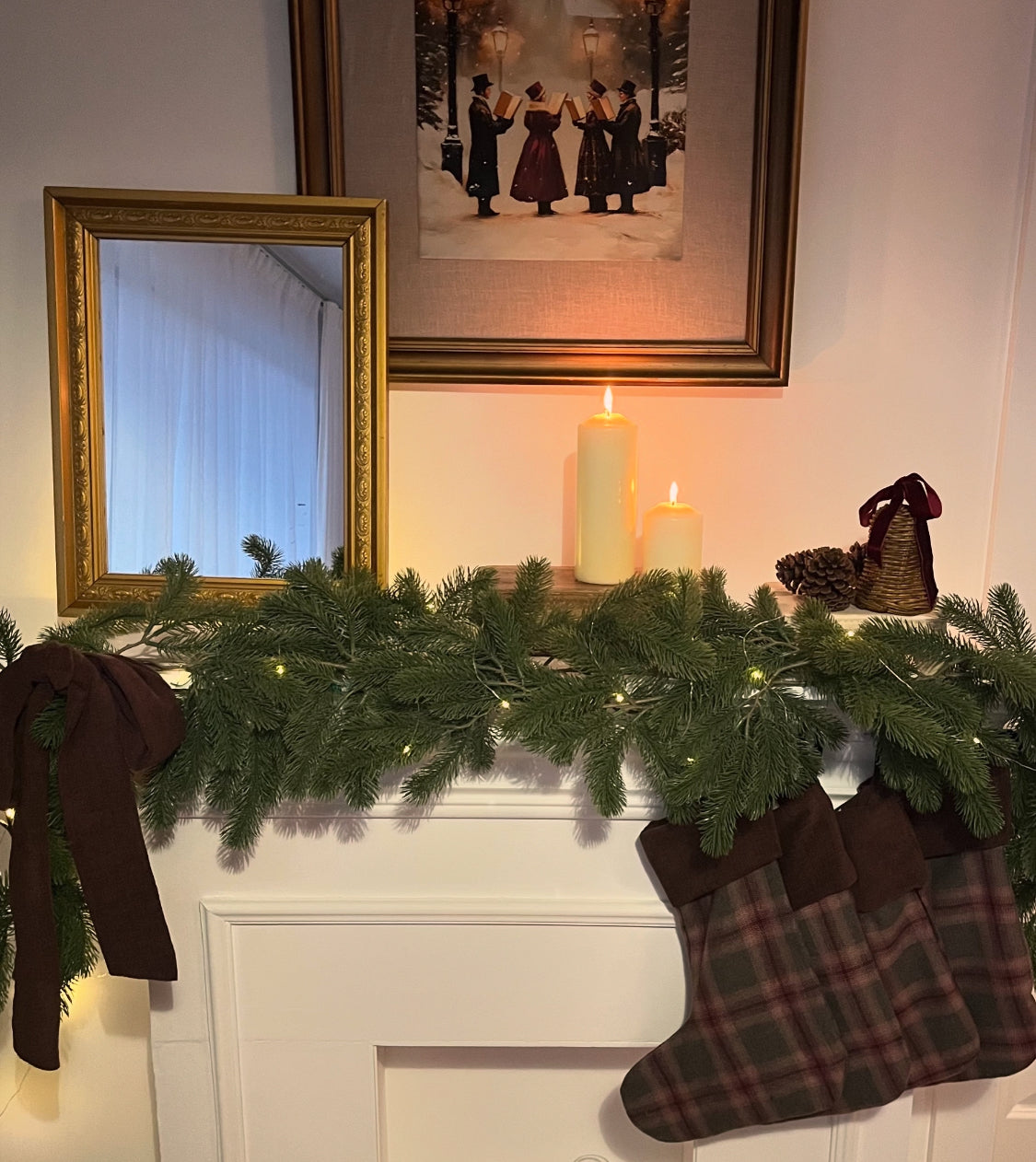 Brown Hearth – ręcznie szyta skarpeta świąteczna w brązowej kracie