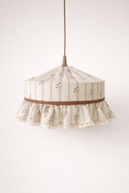 Rosalie - ręcznie szyty abażur w delikatne kwiatuszki